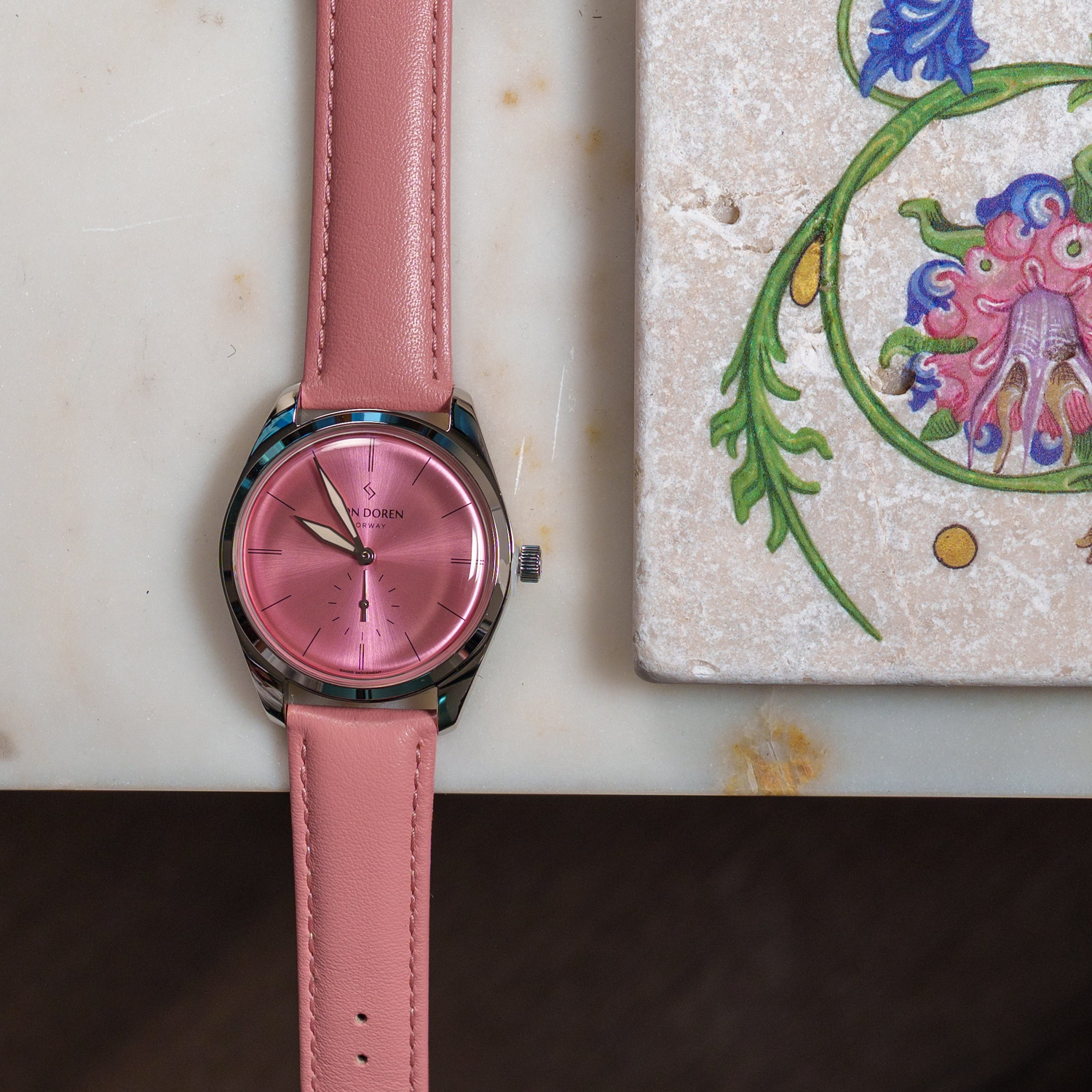 Von Doren Runde Dust Pink watch | Smiths Boutique