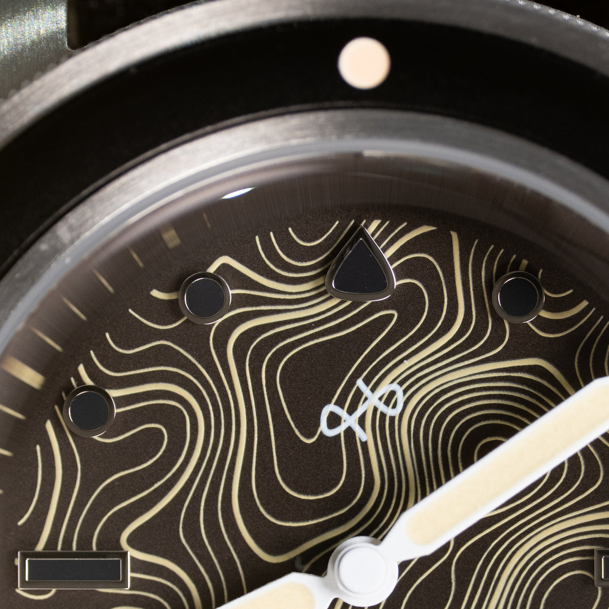 AV86 x STR Kashafa — applied indices and matte black bezel | Smiths Boutique