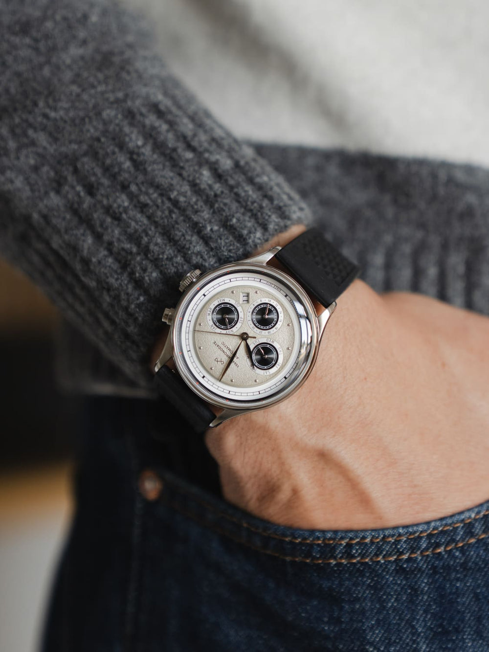 1564 Chronodate Automatic Off White | About Vintage – Smiths