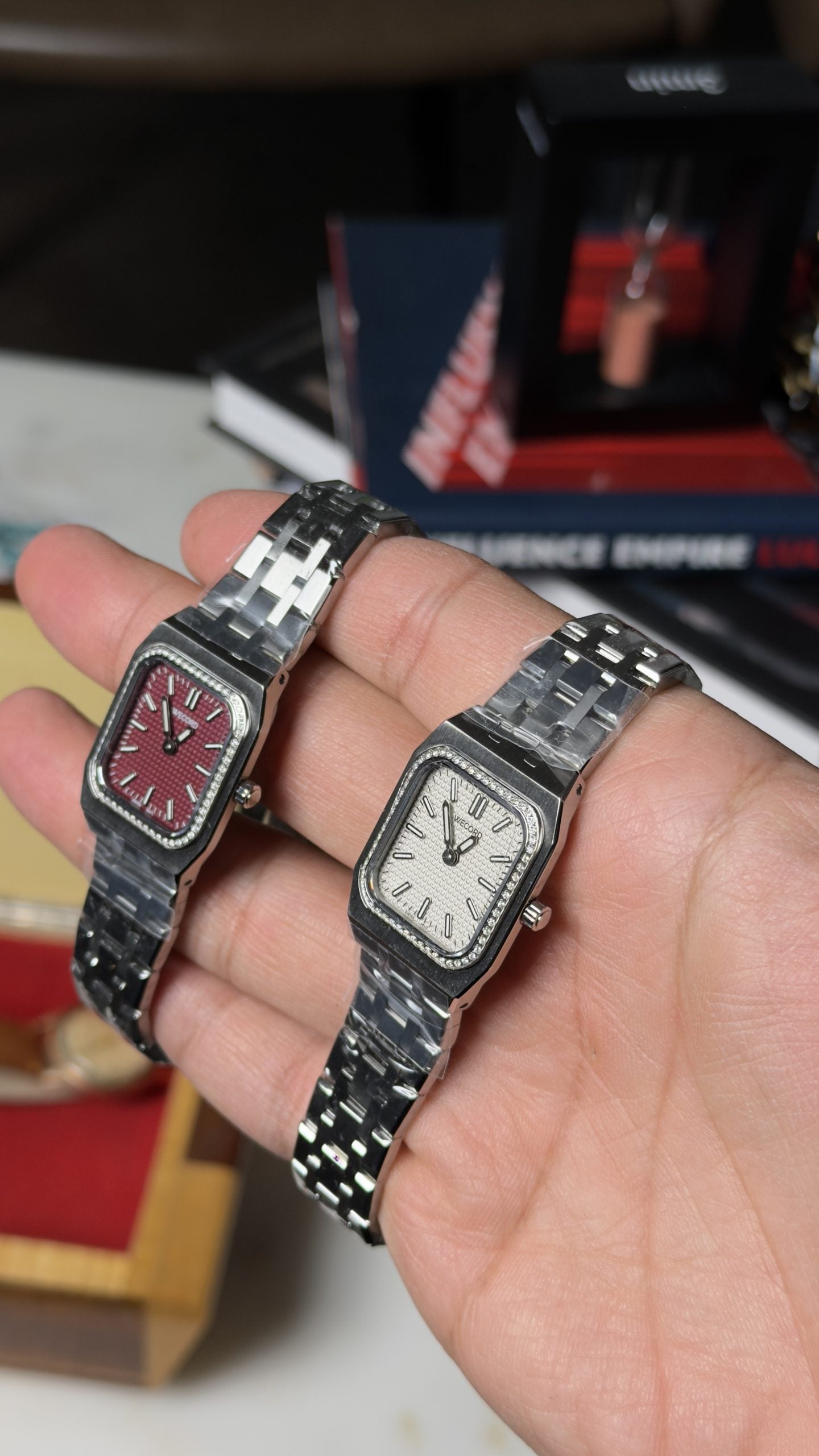 Dutchess - Grey Diamonds