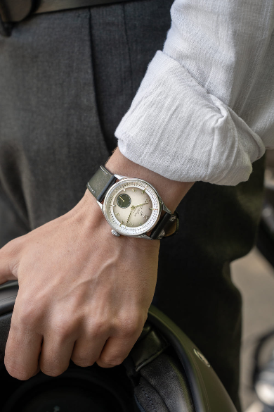 1968 - Sand & Black Mechanical