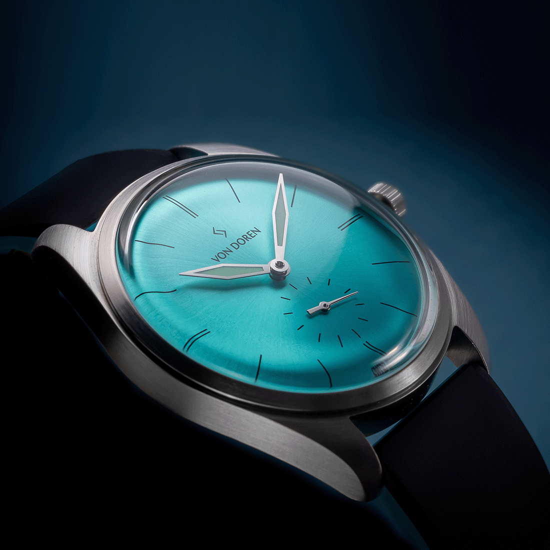 Runde Riva Blue — front view of sunburst dial