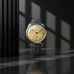 Runde Gold — wrist-side profile