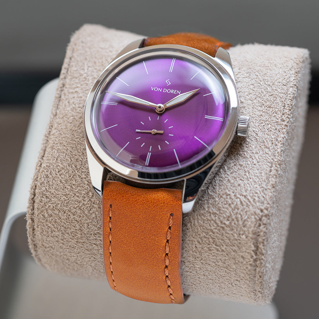 Runde Purple — displayed on watch pillow