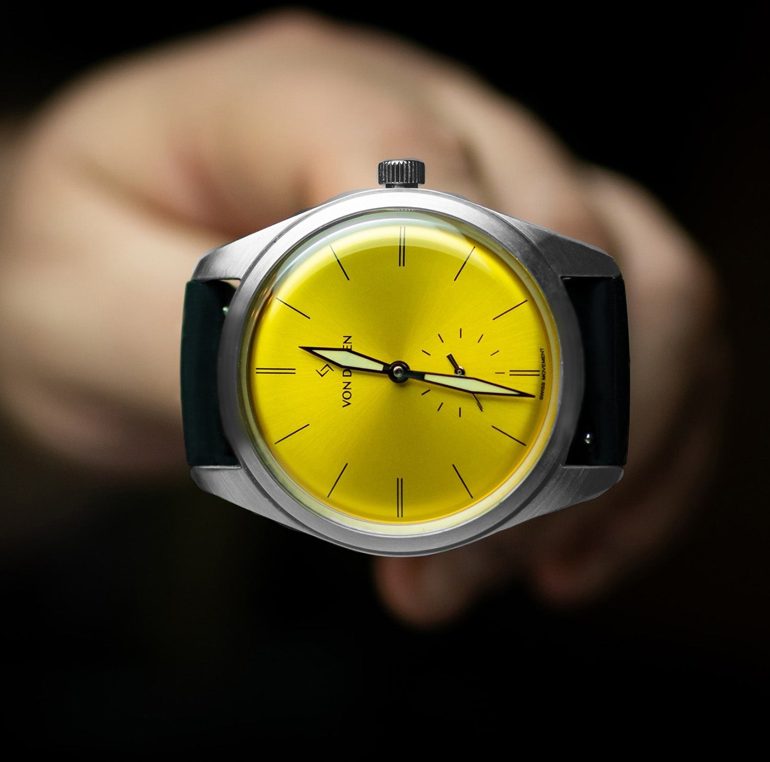Von Doren Runde Tiger's Eye in hand