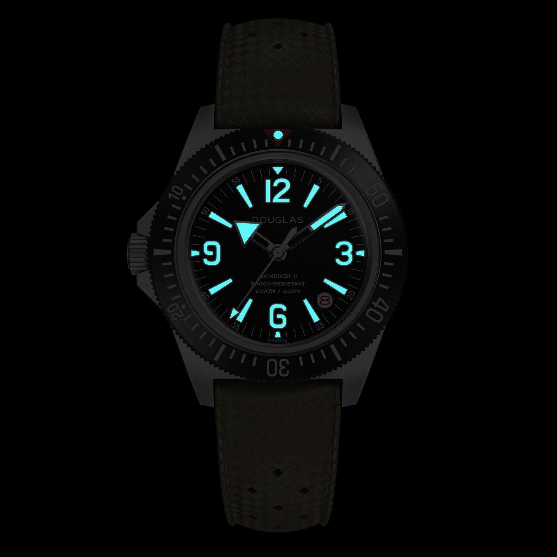 Wolbrook Skindiver II Professional black dial BGW9 Super-LumiNova detail